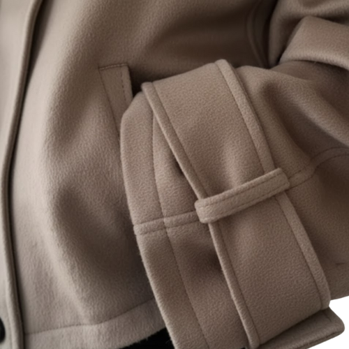 Elegantní dámská vlněná bunda se stojáčkem v chytrém ležérním stylu