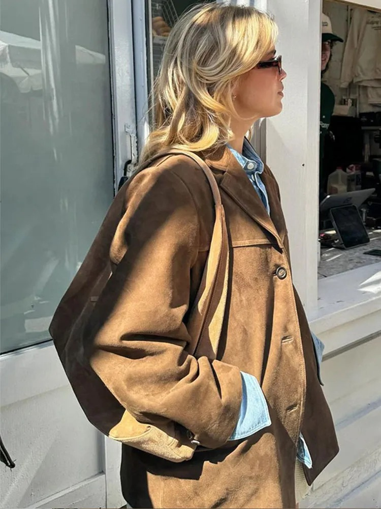 Dámské oversized sako ze semiše, ležérní střih a elegantní styl