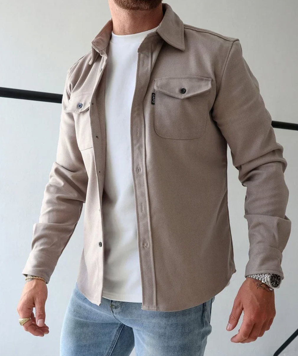 Men's button-up shirt jacket with chest pockets, casual and suitable for everyday wear