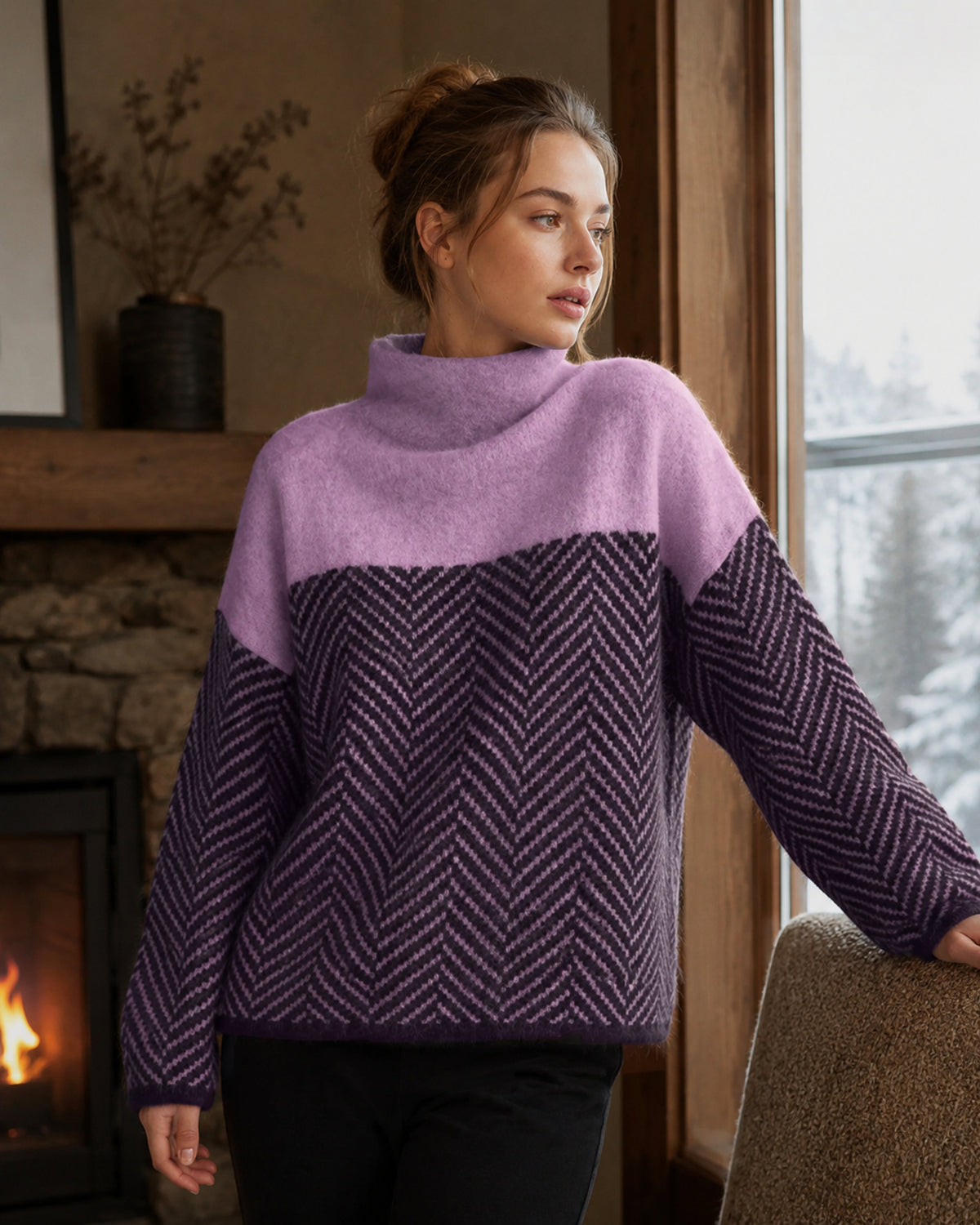 Women's cashmere turtleneck sweater with a chevron pattern, loose fit and warm
