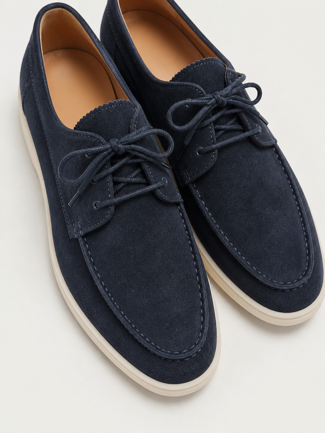 Men's classic-cut, low-cut lace-up loafers