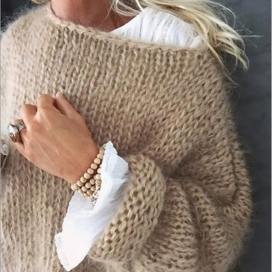 Women’s knitted sweater with an autumn pattern and a warm, bohemian fit