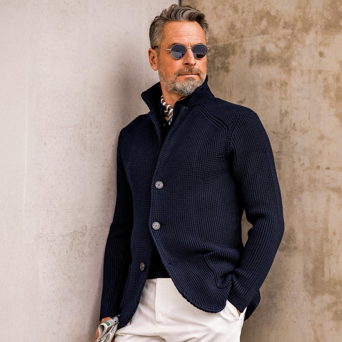 Cardigan homme maille intemporelle col V élégance raffinée