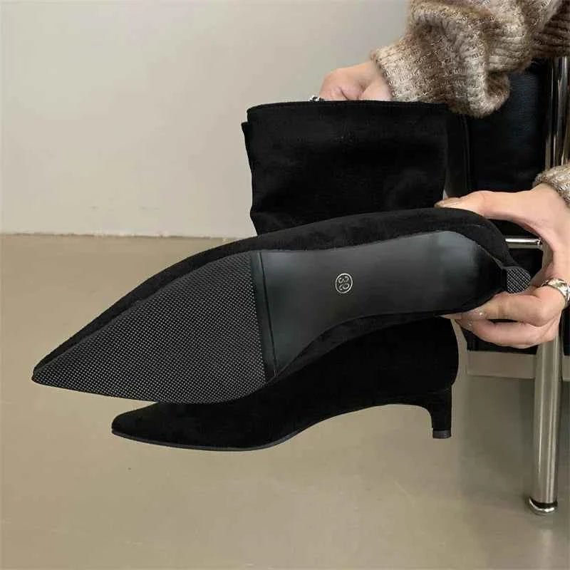 Bottines femme élégantes coupe épurée talon mi-hauteur style