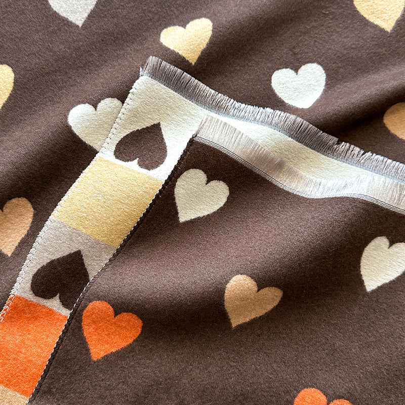 Bufanda de mujer con estampado de corazones y flecos, accesorio suave