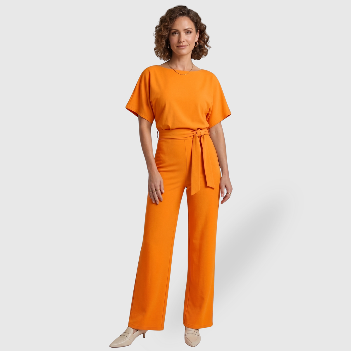 Combinaison femme pantalon manches courtes taille ceinturée coupe droite