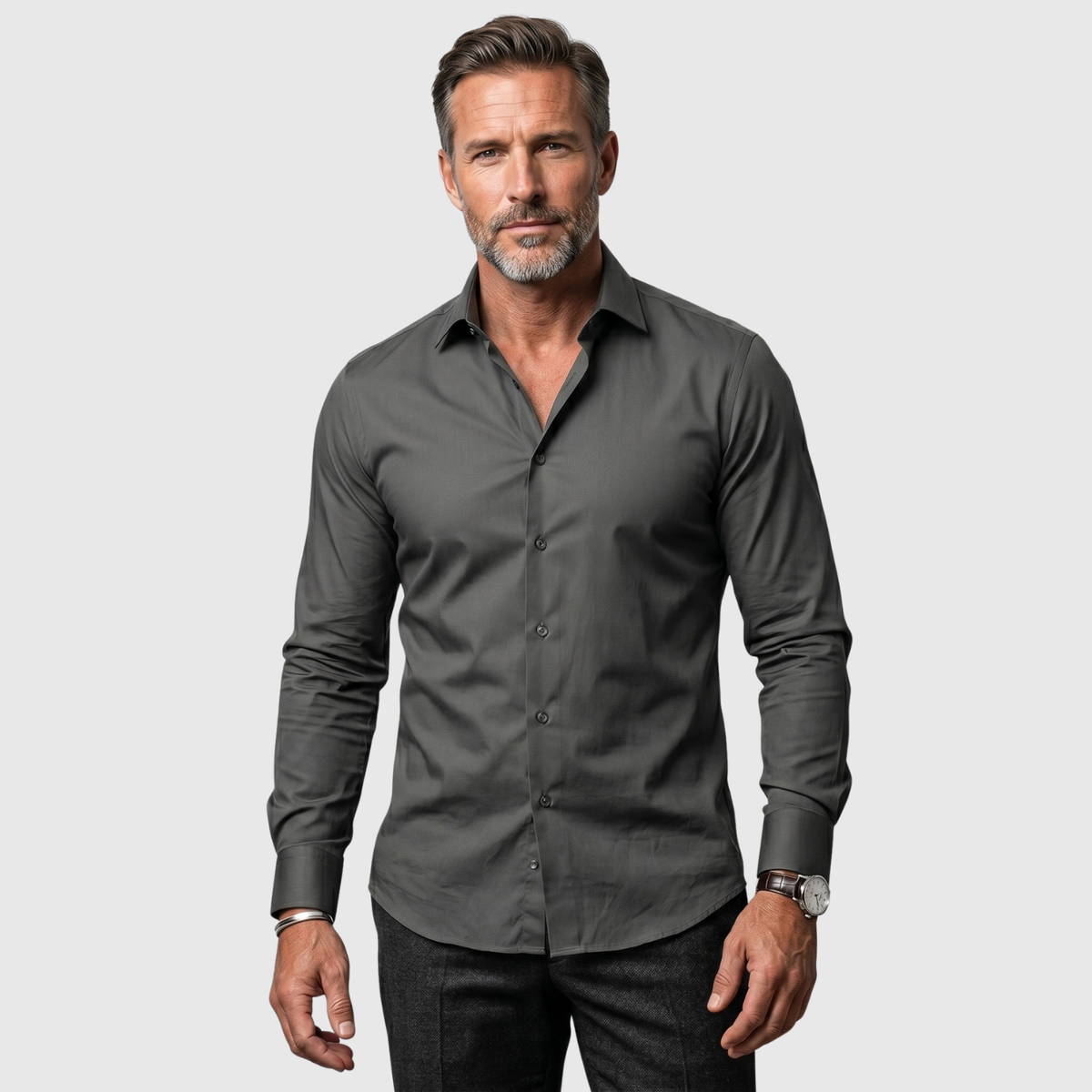 Chemise homme manches longues col classique coupe ajustée boutonnée