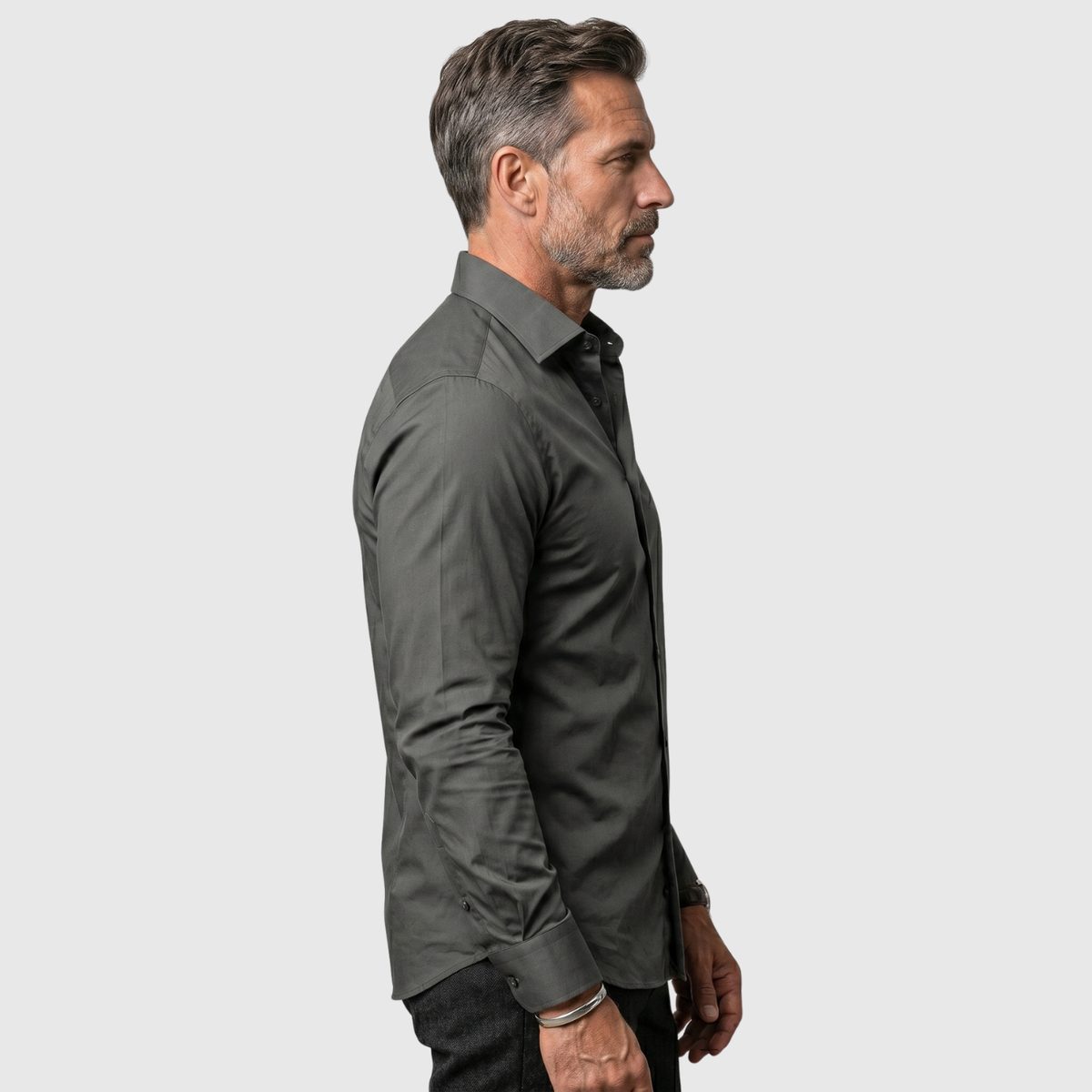 Chemise homme manches longues col classique coupe ajustée boutonnée