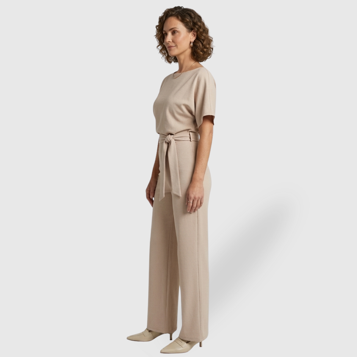 Combinaison femme pantalon manches courtes taille ceinturée coupe droite