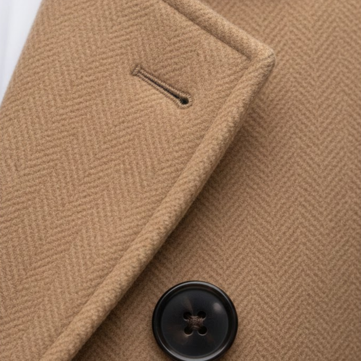Dlouhý pánský vlněný kabát s dvojřadým zapínáním, pro business casual styl