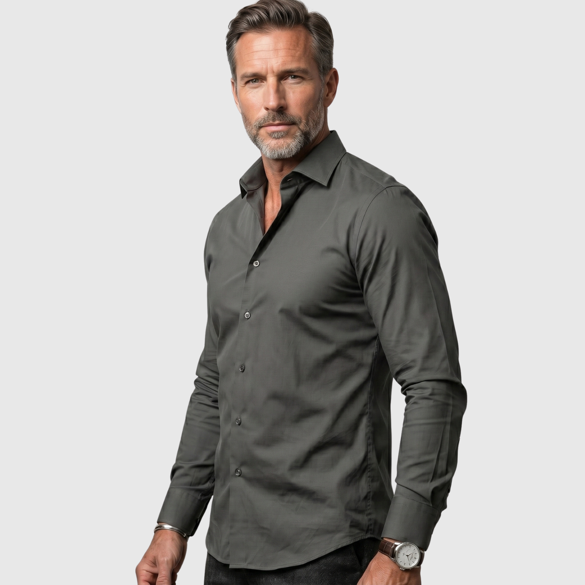 Chemise homme manches longues col classique coupe ajustée boutonnée