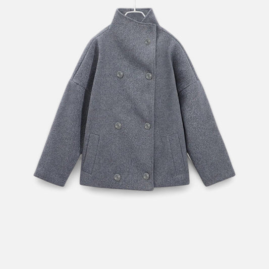 Cappotto corto da donna con collo alto, chic e strutturato, per l’inverno