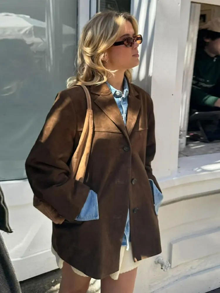 Dámské oversized sako ze semiše, ležérní střih a elegantní styl