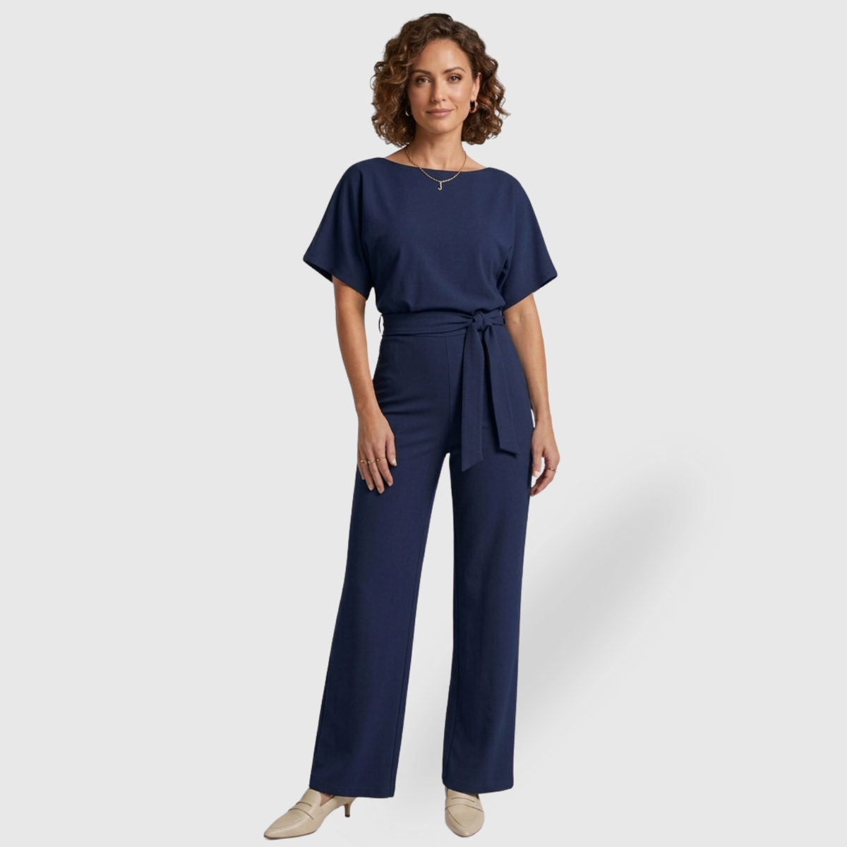 Combinaison femme pantalon manches courtes taille ceinturée coupe droite