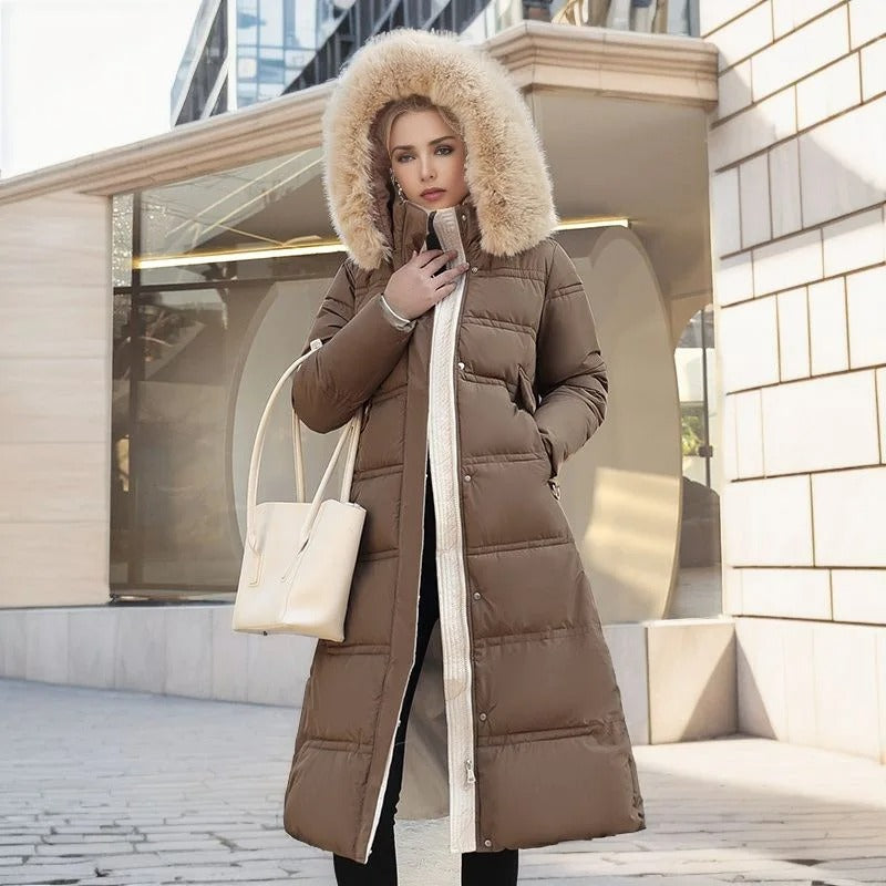 Parka invernale lungo da donna, di design, con cappuccio bordato di pelliccia, caldo