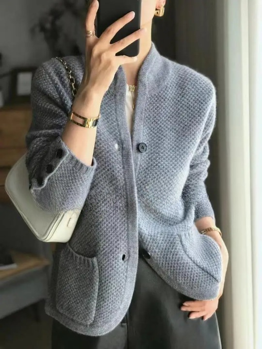 Cardigan in cashmere da donna Lucille con bottoni e taglio classico