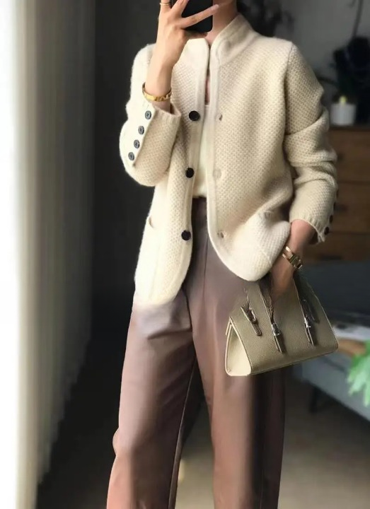 Cardigan in cashmere da donna Lucille con bottoni e taglio classico