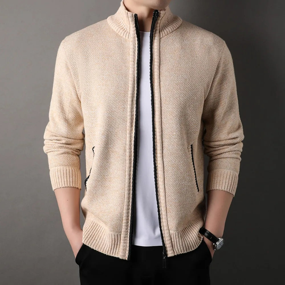 Men's lightweight textured knit jacket for mid-season wear
