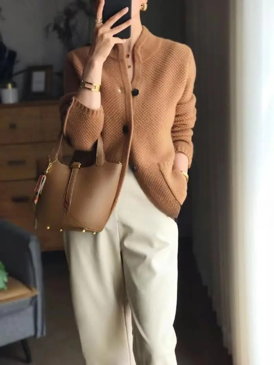 Cardigan in cashmere da donna Lucille con bottoni e taglio classico
