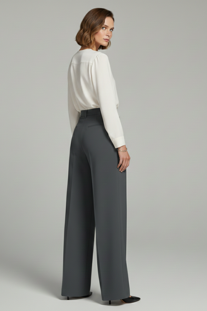 Pantaloni palazzo da donna con pinces frontali e tasche posteriori, dal taglio fluido