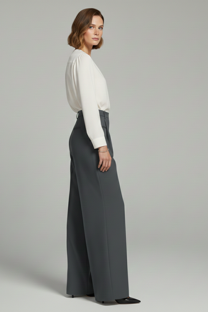 Pantaloni palazzo da donna con pinces frontali e tasche posteriori, dal taglio fluido