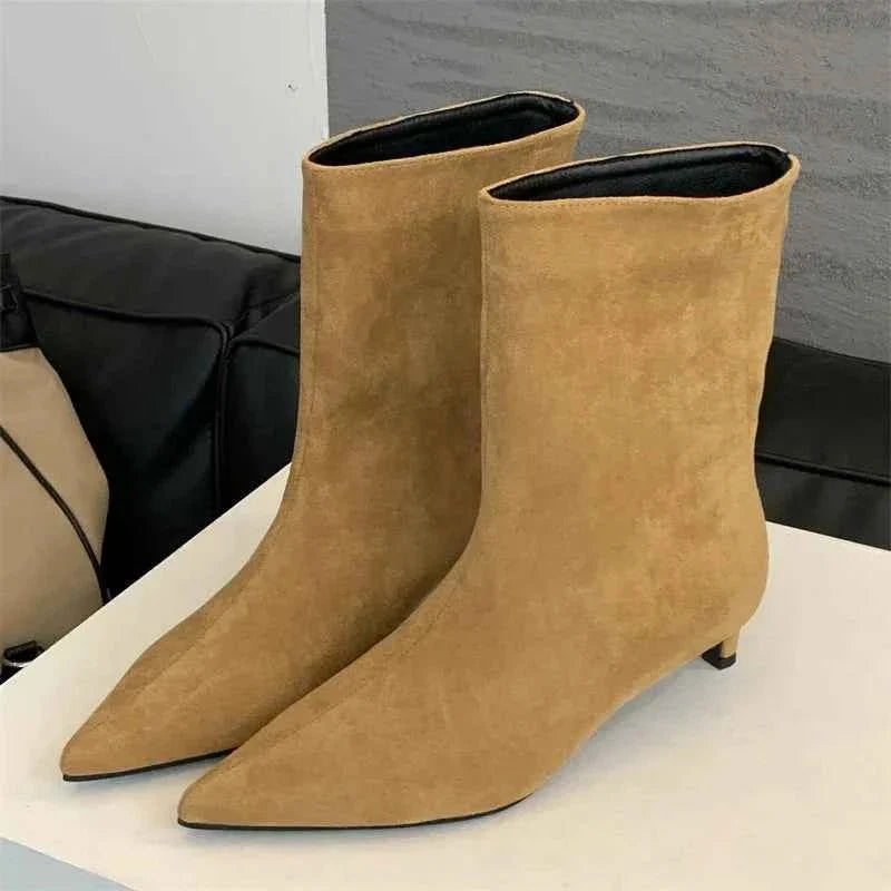 Bottines femme élégantes coupe épurée talon mi-hauteur style