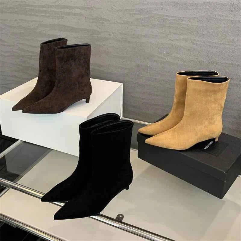 Bottines femme élégantes coupe épurée talon mi-hauteur style
