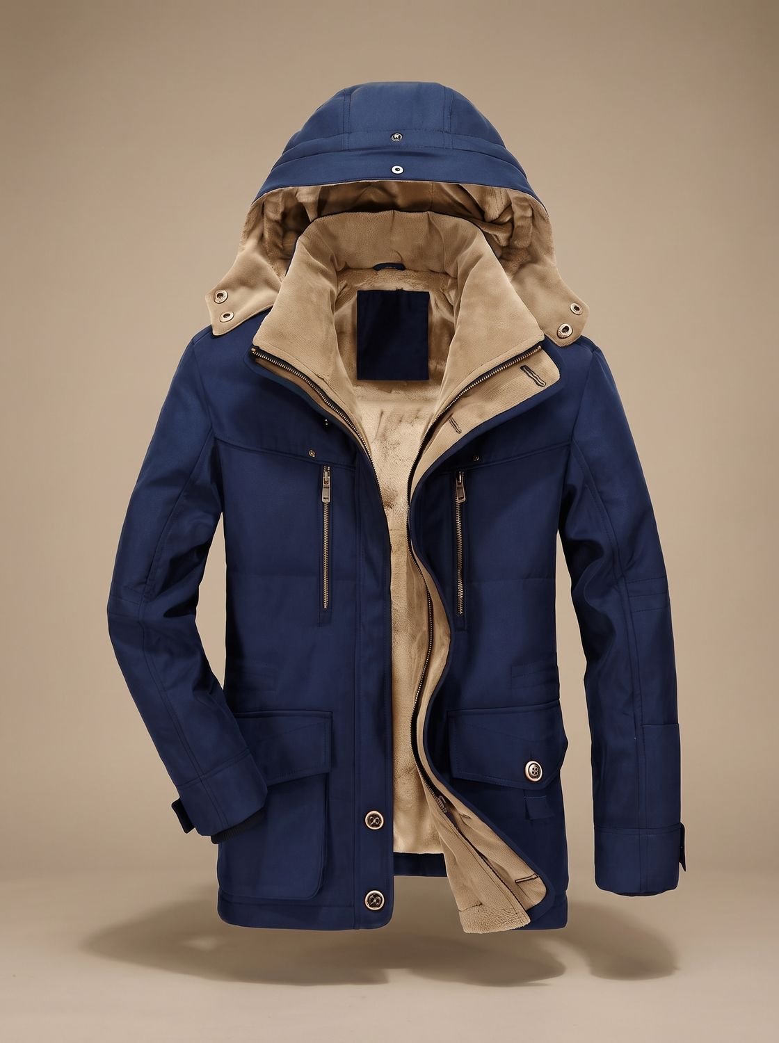 Men’s fleece-lined coat with removable hood and zippered pockets